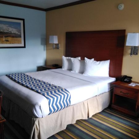 ทราเวลลอดจ์ บาย วินด์แฮม บิชอป Hotel ภายนอก รูปภาพ
