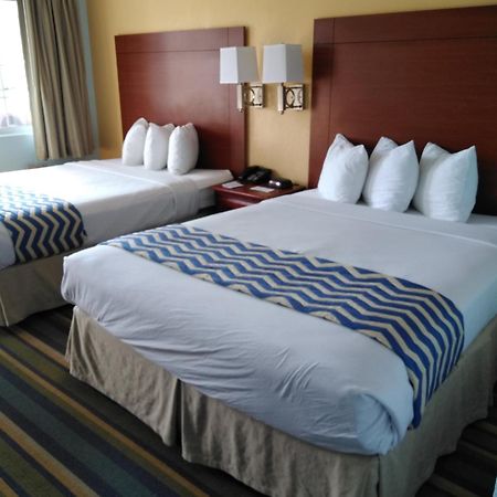 ทราเวลลอดจ์ บาย วินด์แฮม บิชอป Hotel ภายนอก รูปภาพ