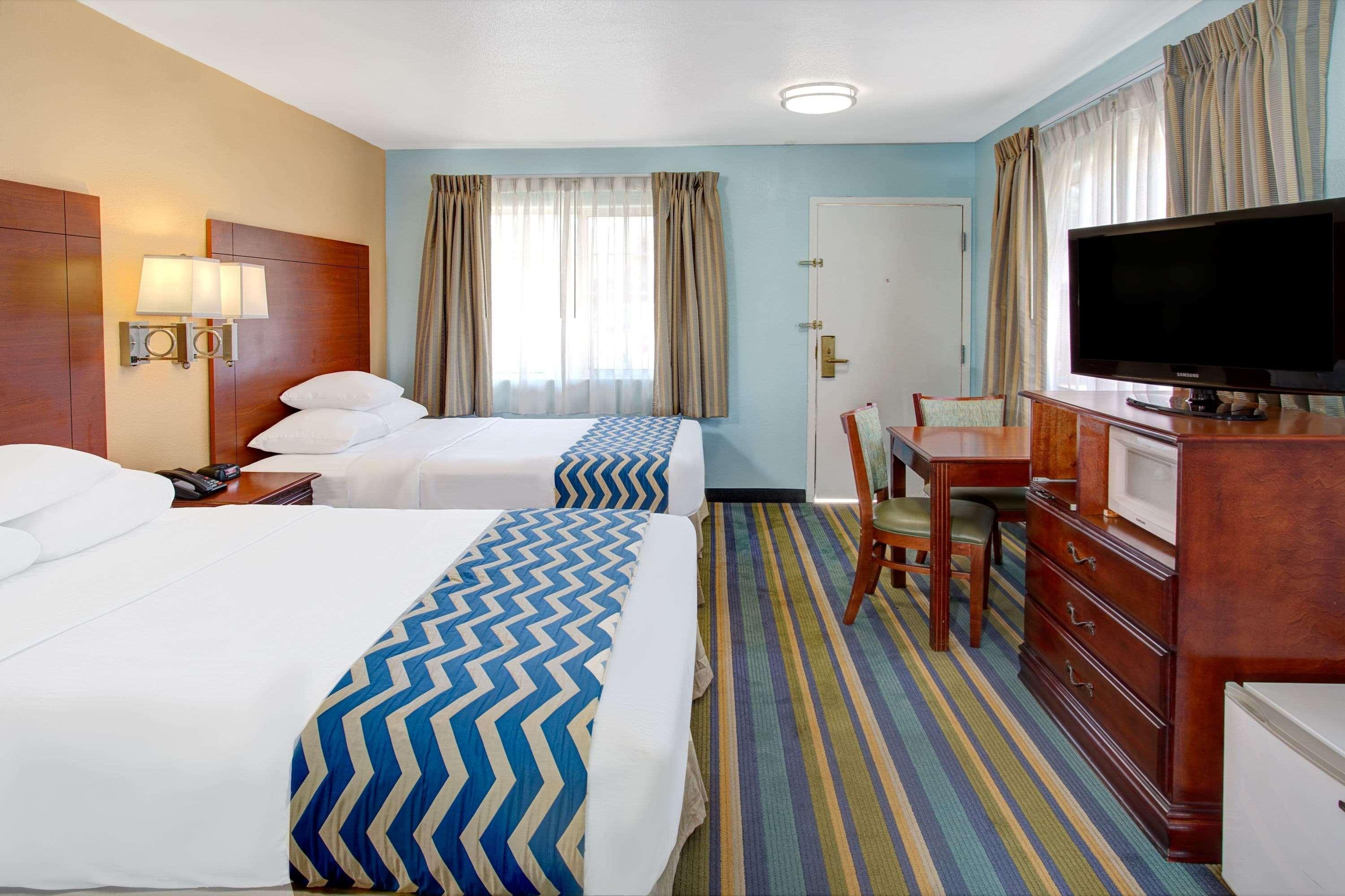 ทราเวลลอดจ์ บาย วินด์แฮม บิชอป Hotel ภายนอก รูปภาพ