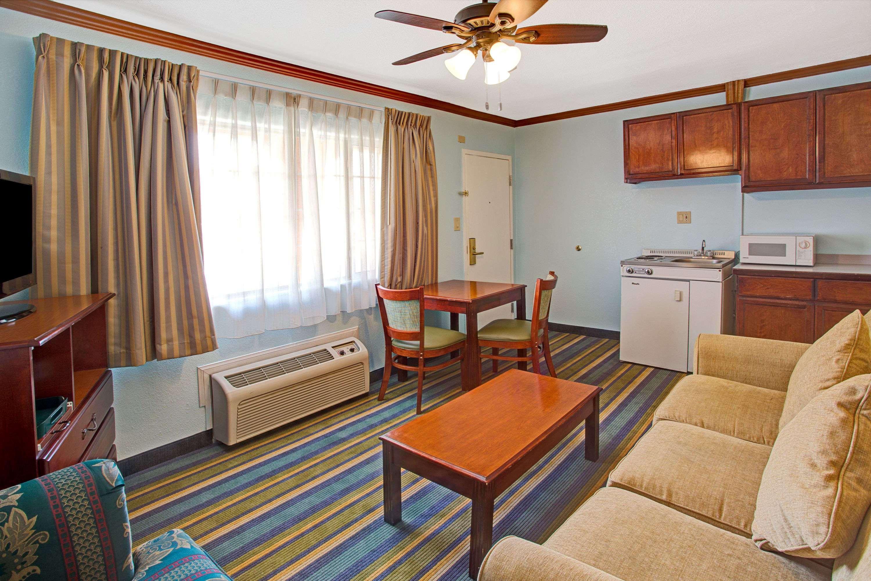 ทราเวลลอดจ์ บาย วินด์แฮม บิชอป Hotel ภายนอก รูปภาพ